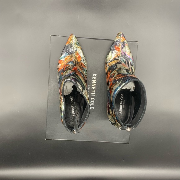 Kenneth Cole size 9 Floral Bootie - Picture 6 of 10